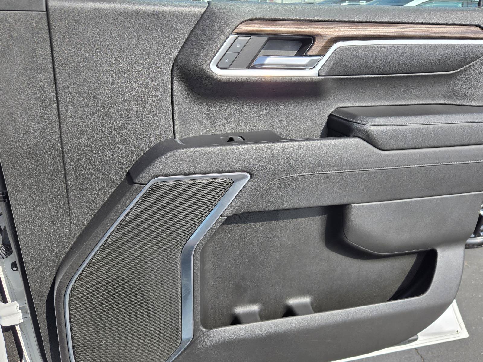 Used 2022 Chevrolet Silverado 1500 LT AWD/4WD image 33