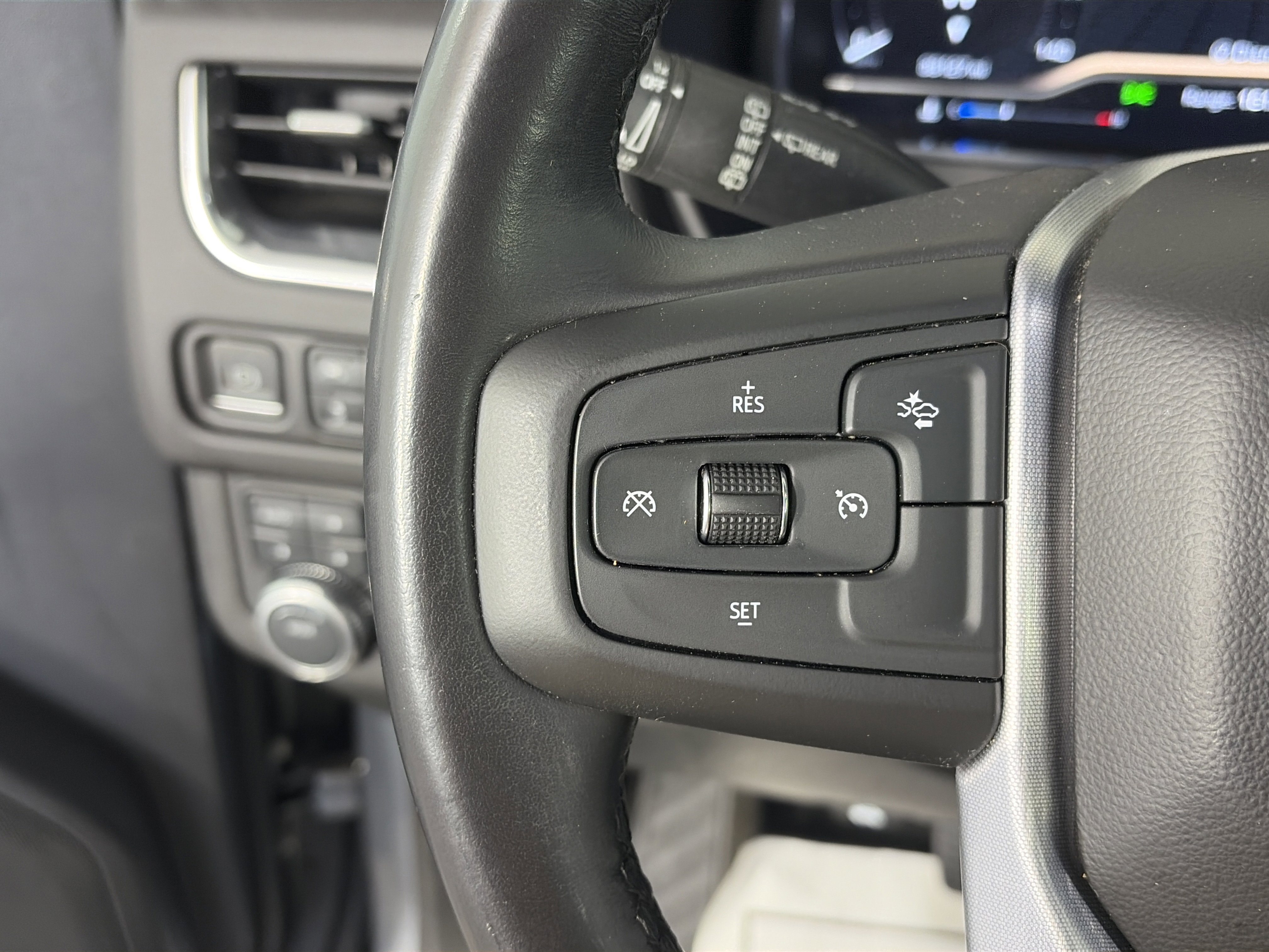 Certified 2022 GMC Yukon XL SLE w/ Max Trailering Package image 27