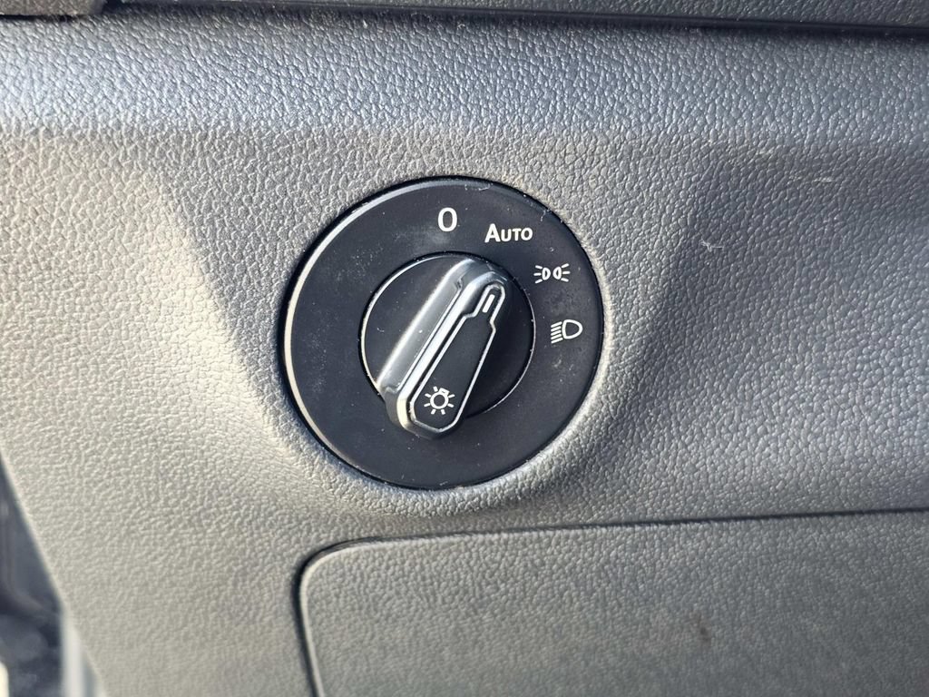 Used 2019 Volkswagen Jetta FWD image 21