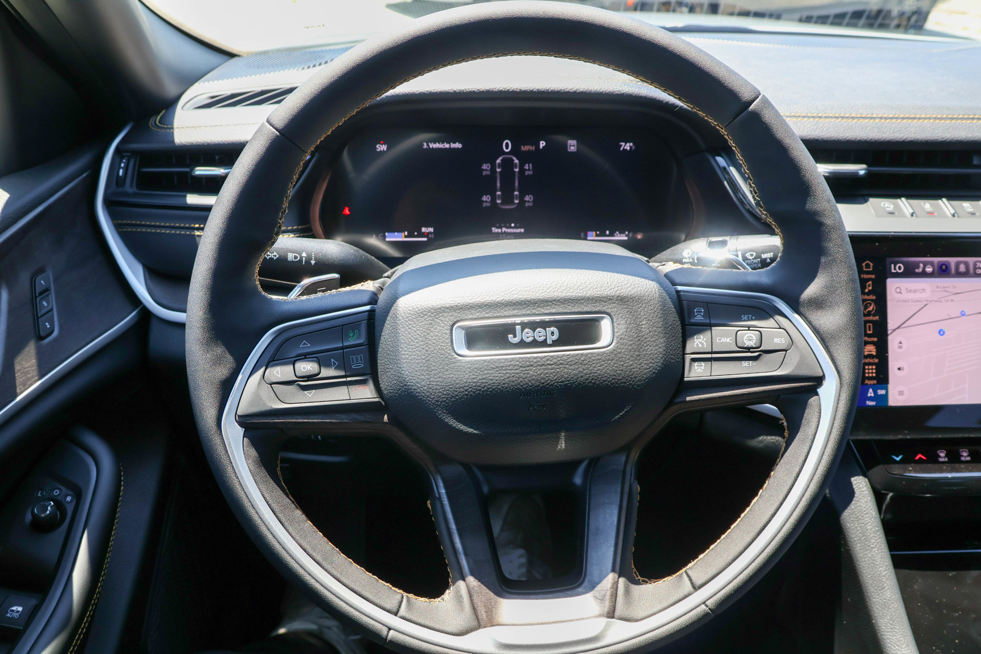 New 2026 Jeep Grand Cherokee L Limited AWD/4WD image 33