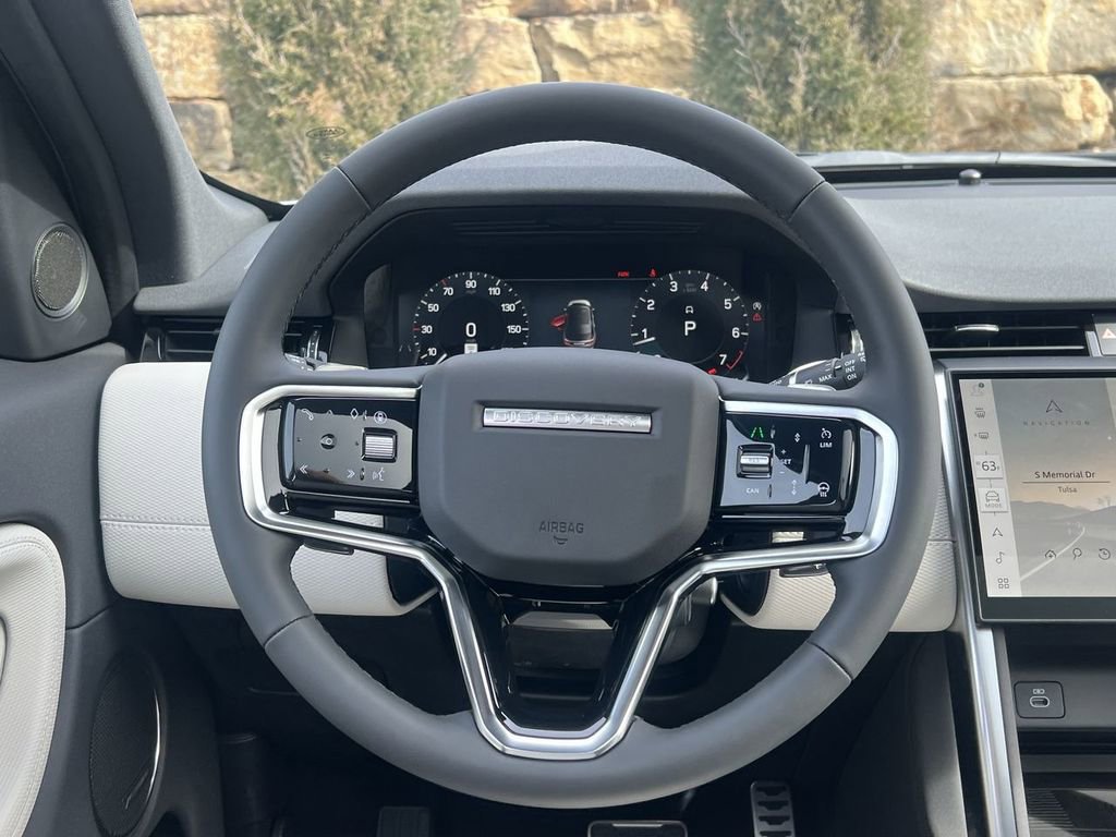 New 2026 Land Rover Discovery Sport Landmark image 21