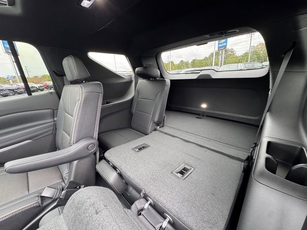 New 2026 Chevrolet Traverse High Country image 9