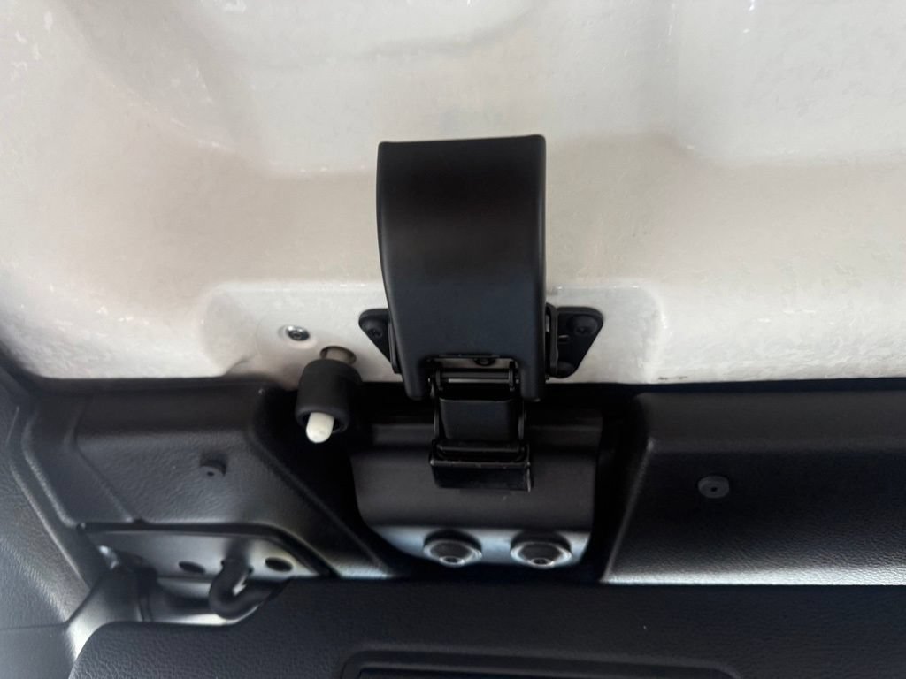 Used 2025 Jeep Wrangler Unlimited Sahara AWD/4WD image 30