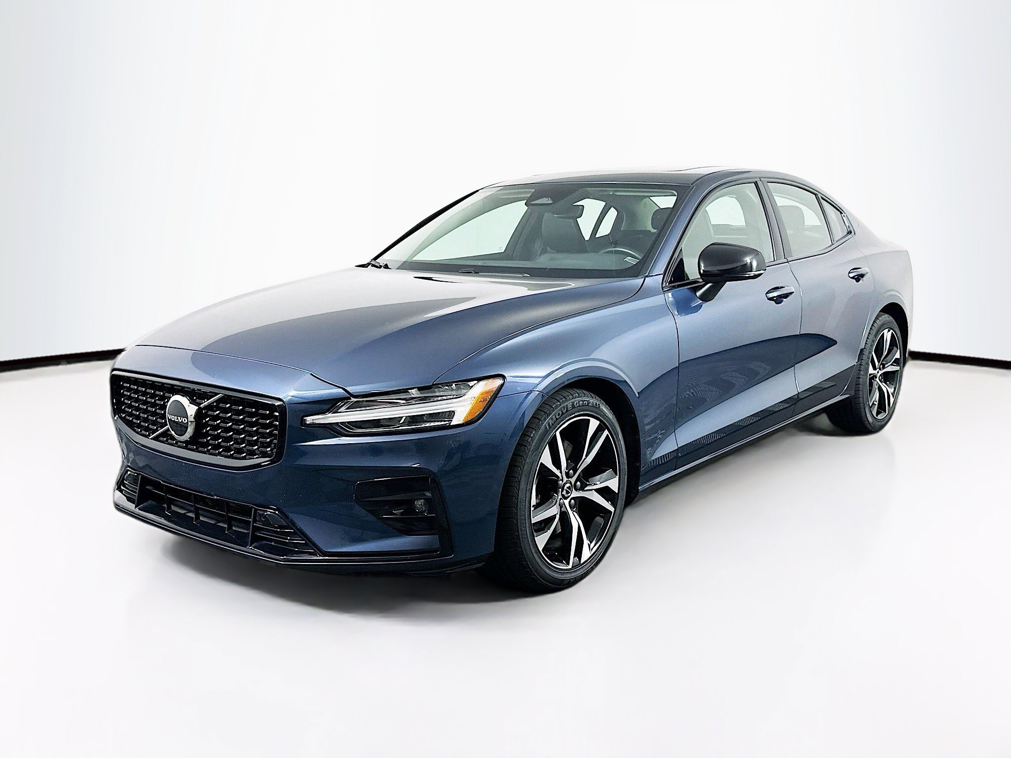 Used 2024 Volvo S60 B5 Core FWD image 3