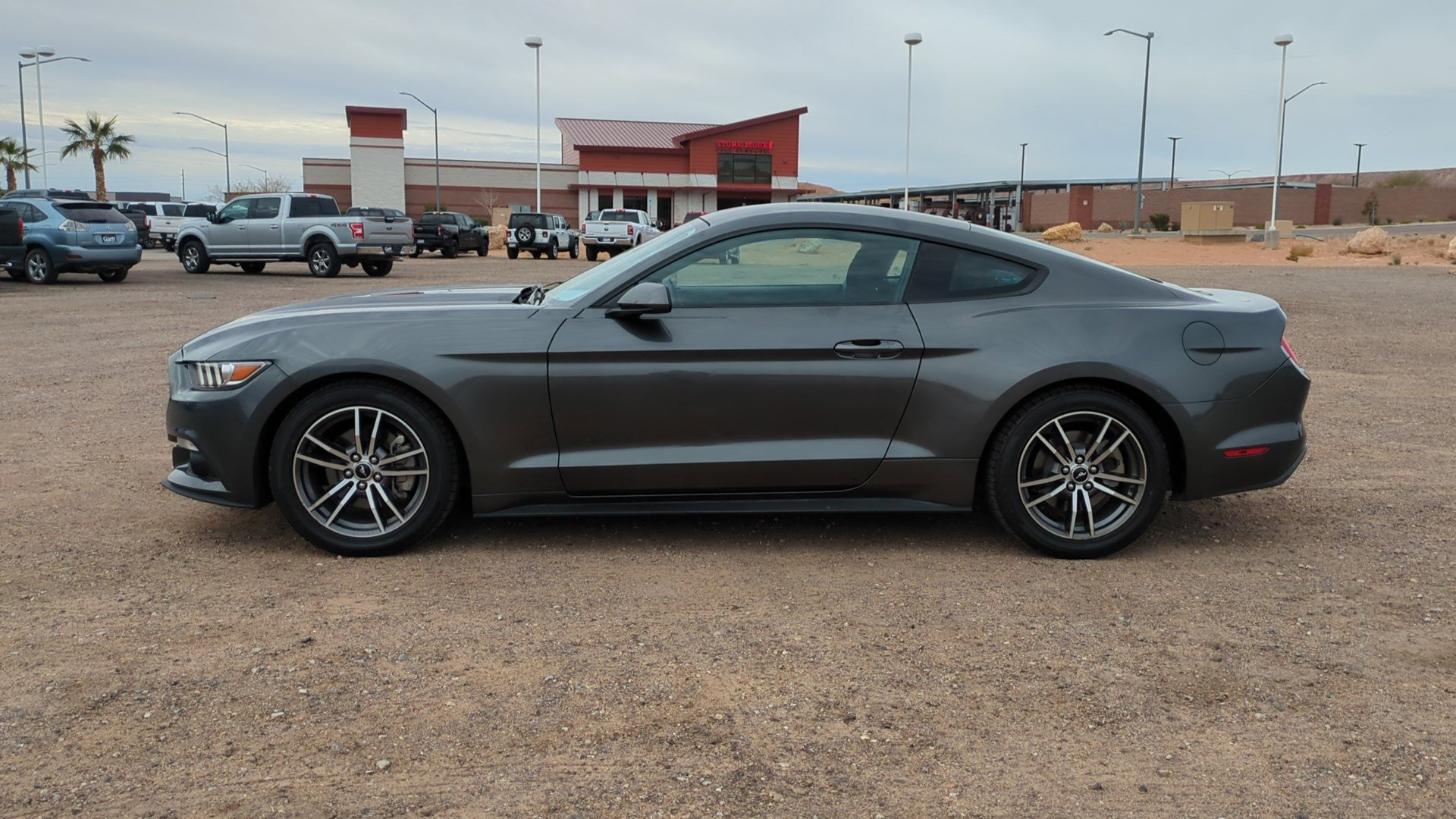 Used 2017 Ford Mustang Coupe image 6