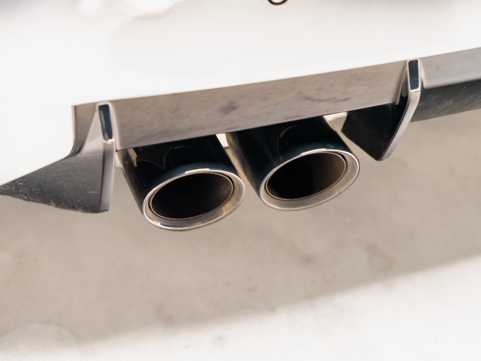 Used 2024 BMW M2 w/ Lighting Package image 32