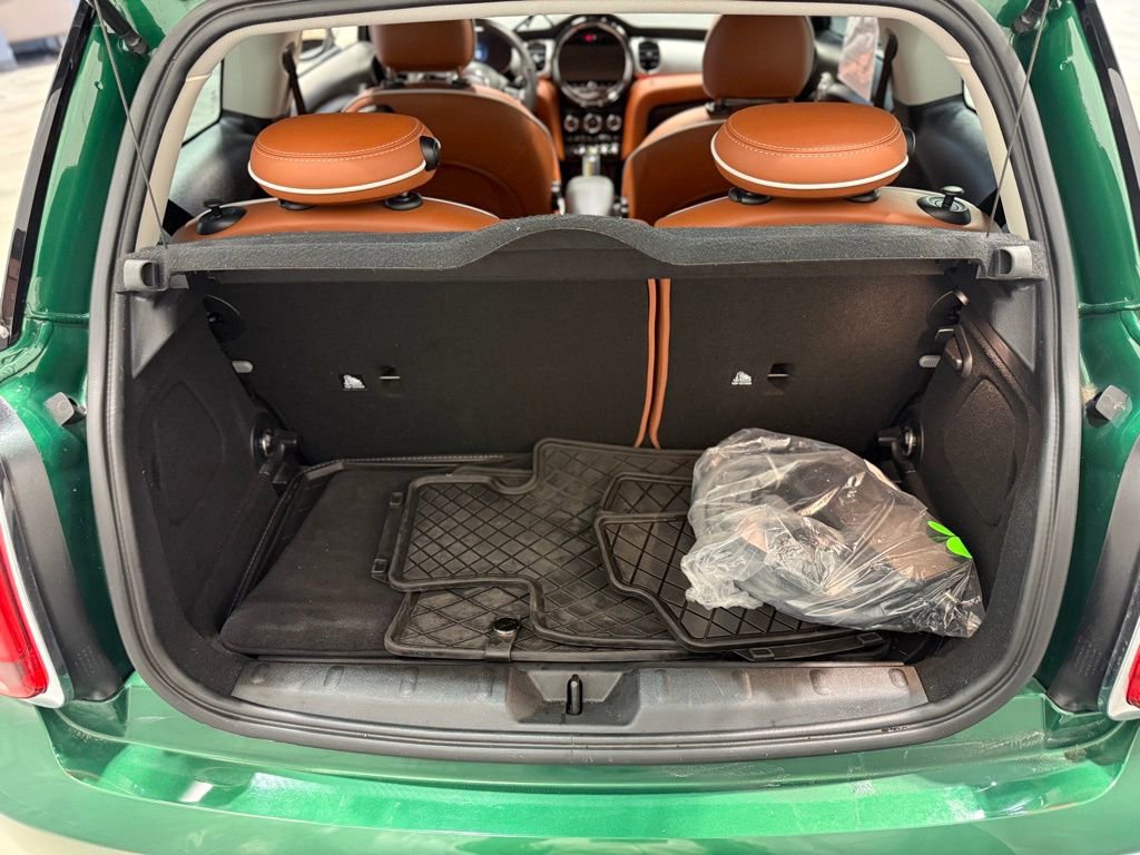 Used 2024 MINI Cooper SE w/ Signature Upholstery Package image 19