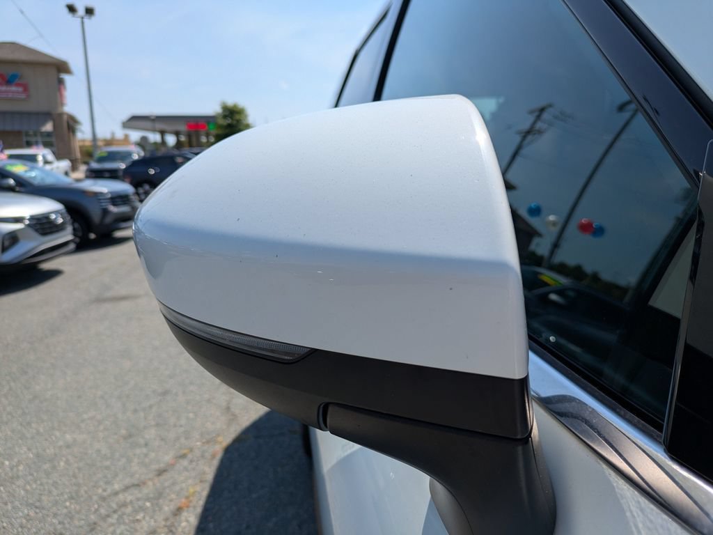 Certified 2024 Nissan Pathfinder SV FWD image 13