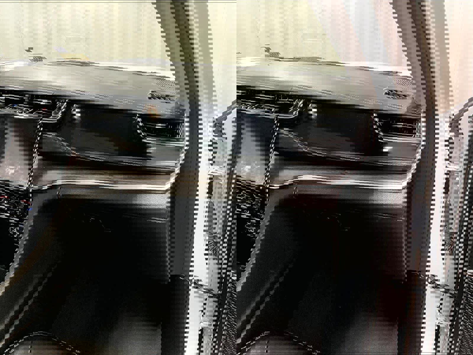 Used 2022 Jeep Grand Cherokee Limited 4xe w/ MOPAR Finishing Package AWD/4WD image 13