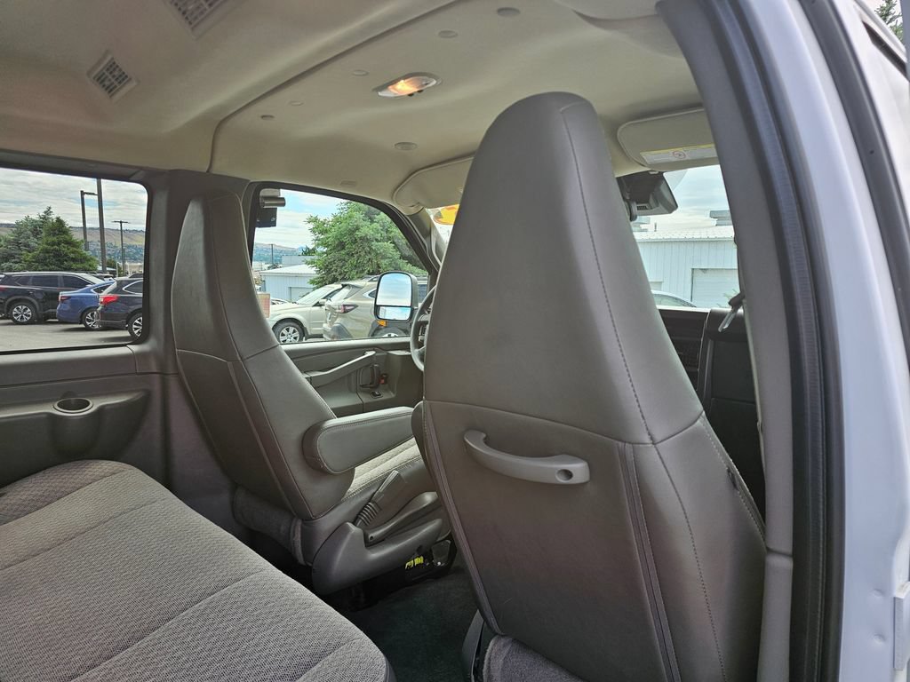 Certified 2025 Chevrolet Express 3500 LT RWD image 19