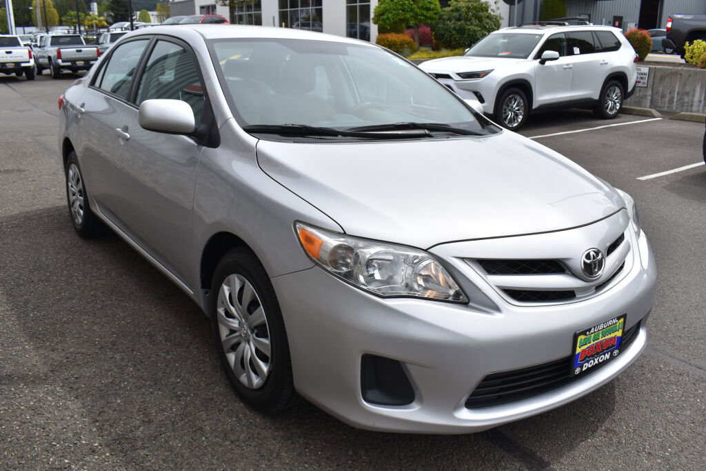 Used 2012 Toyota Corolla LE image 3