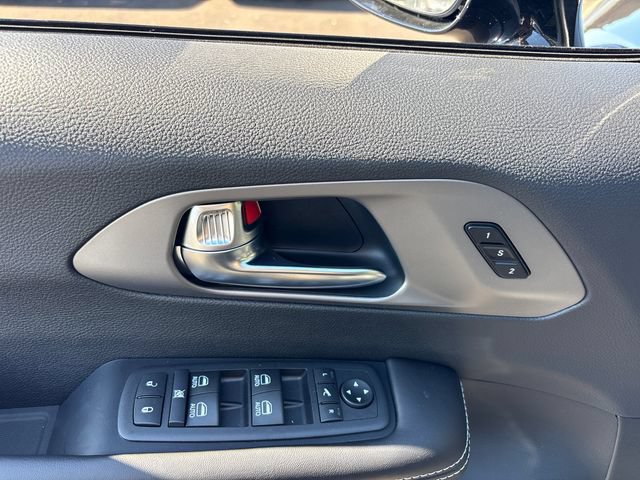 New 2027 Chrysler Pacifica Limited w/ Family Tech Group FWD image 16