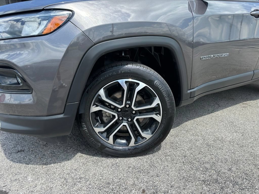 Used 2022 Jeep Compass Limited AWD/4WD image 35