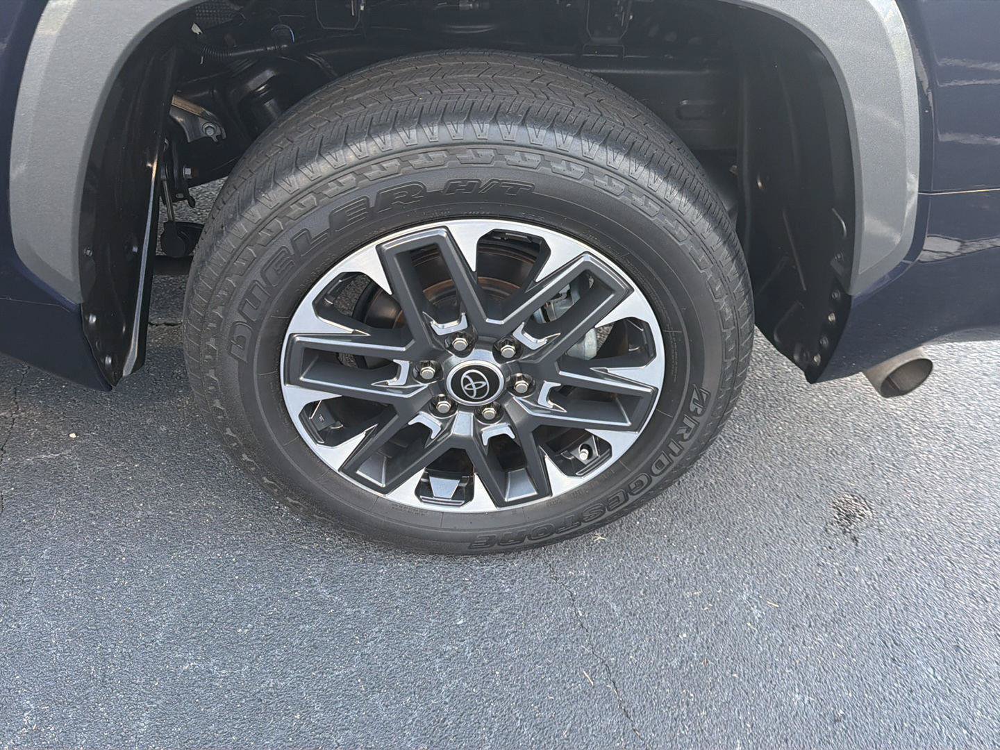 Used 2023 Toyota Tundra Limited AWD/4WD image 38