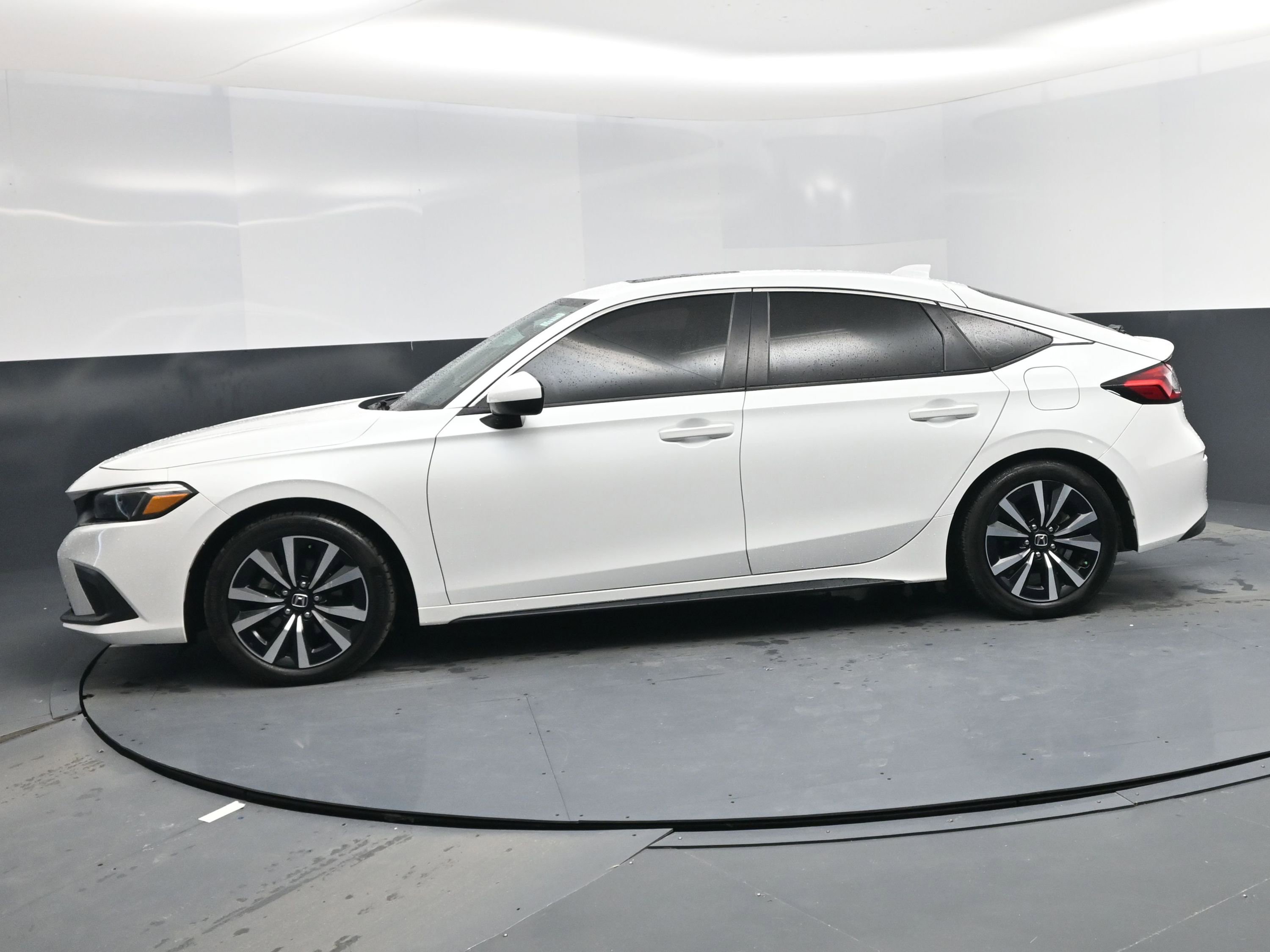 Used 2022 Honda Civic EX-L image 3