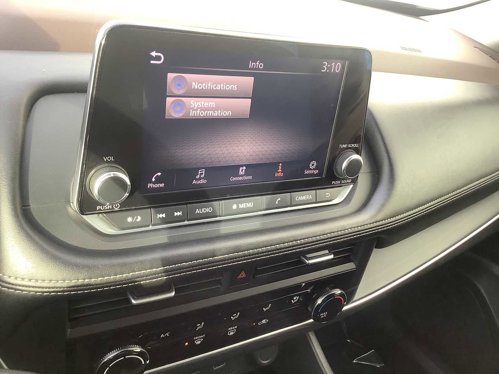 Used 2023 Nissan Rogue S image 16