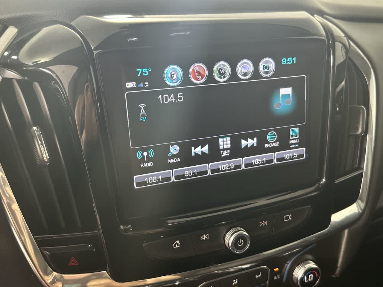 Used 2019 Chevrolet Traverse LT w/ LT Premium Package AWD/4WD image 16