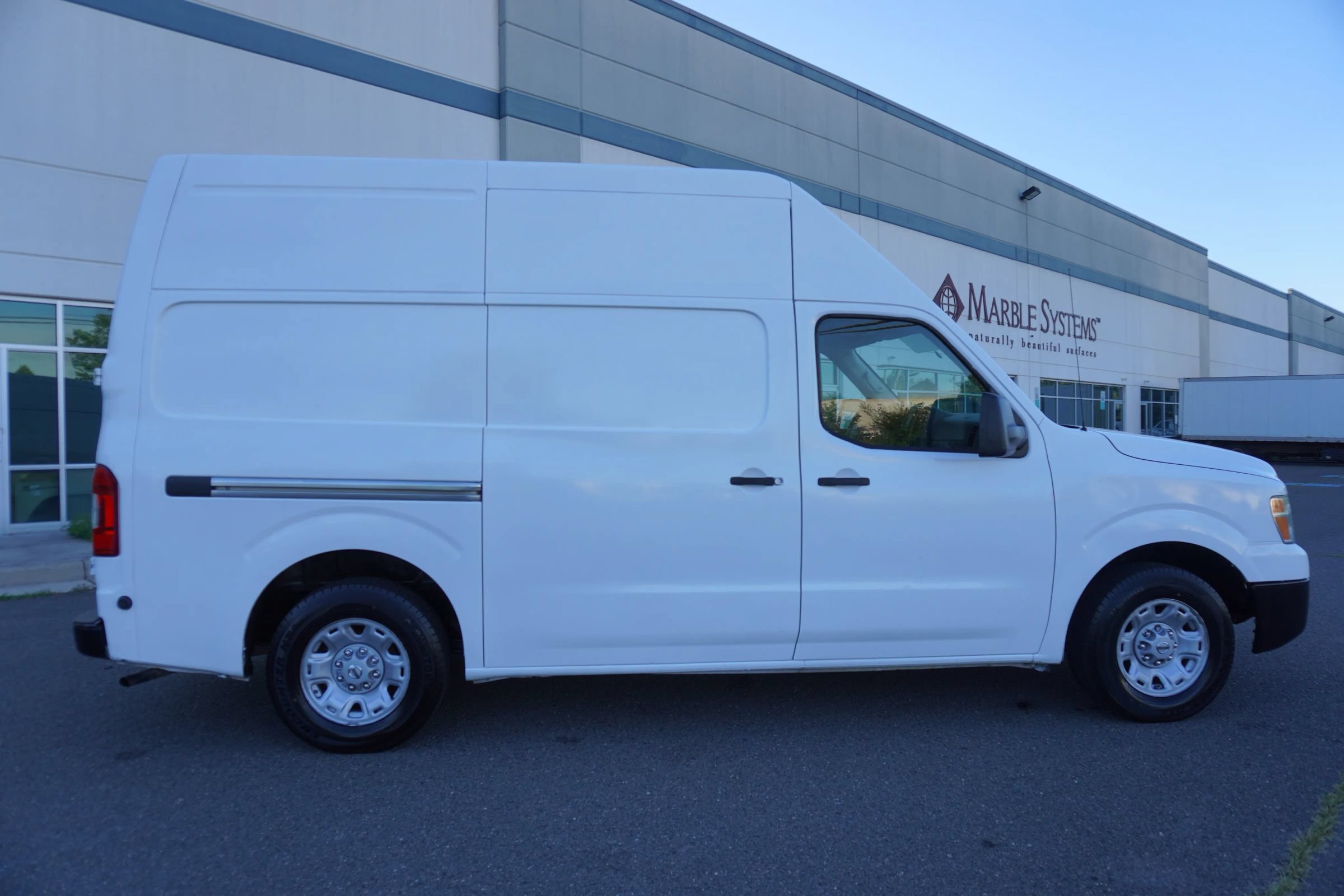 Used 2016 Nissan NV 2500 SV RWD image 8