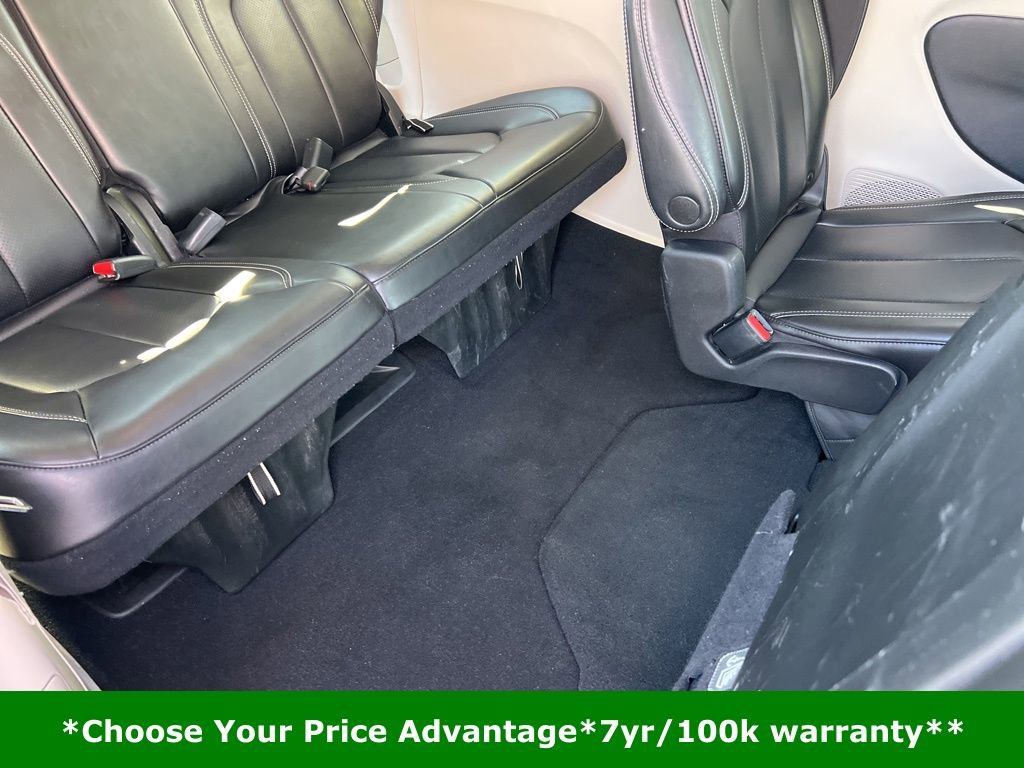 Certified 2023 Chrysler Pacifica Touring-L image 21