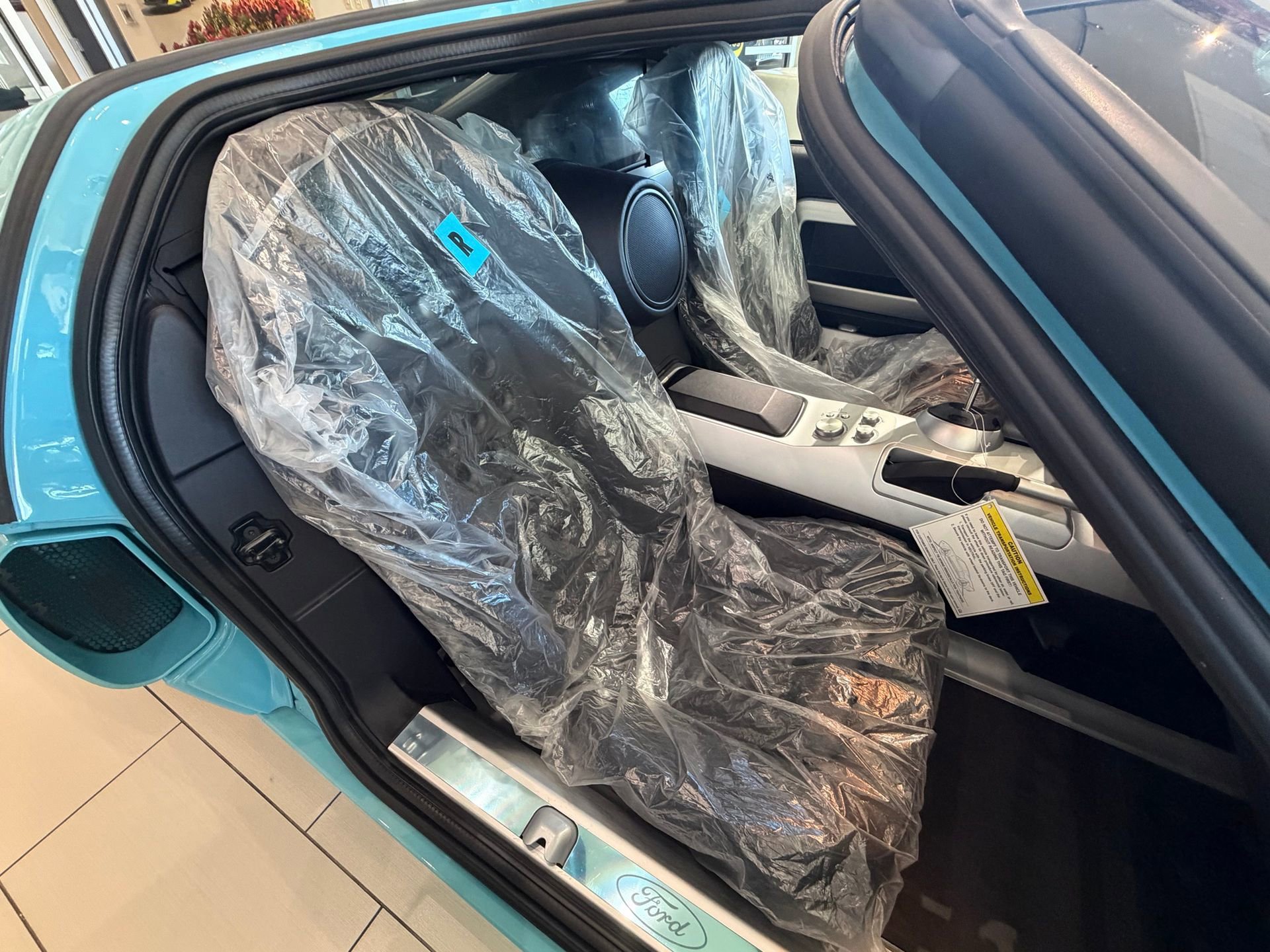 Used 2006 Ford GT RWD image 97