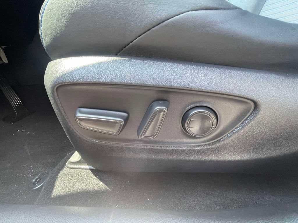 Used 2023 Toyota RAV4 XSE AWD/4WD image 18