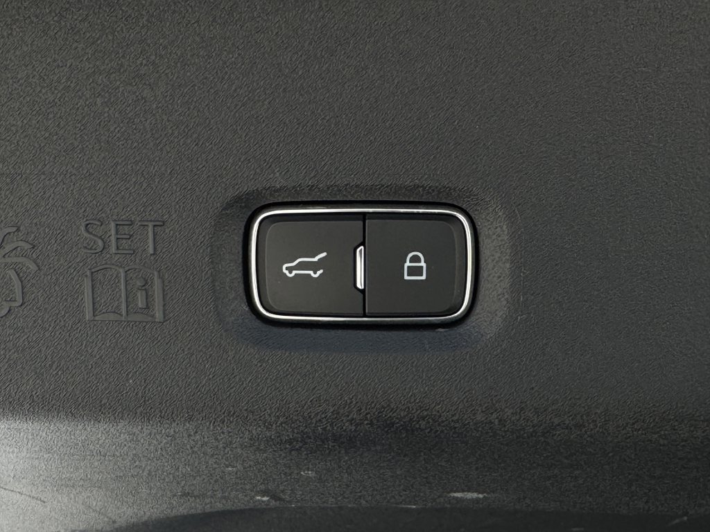 Used 2025 Lincoln Navigator Reserve AWD/4WD image 28