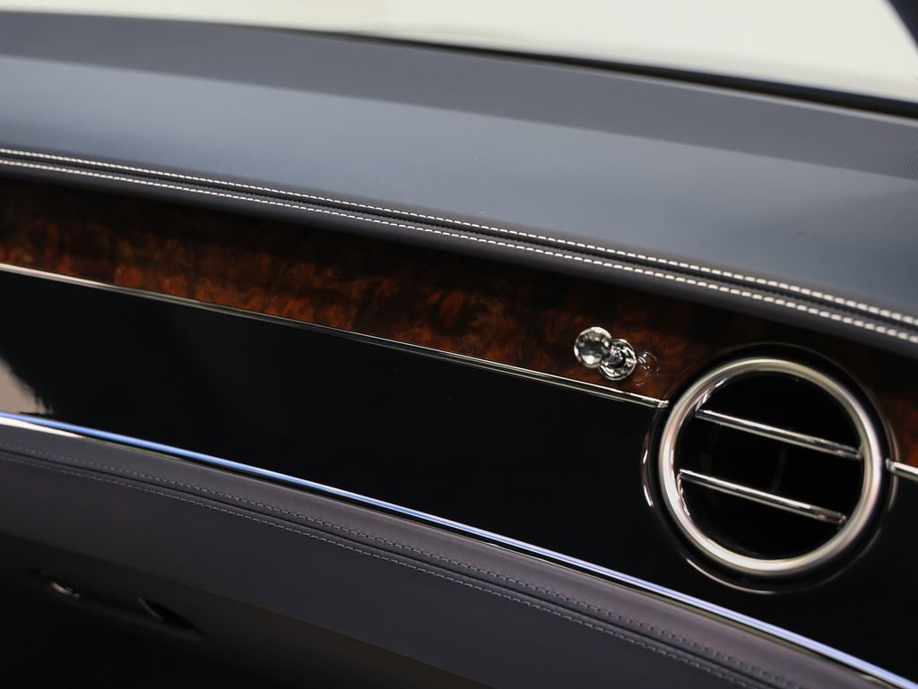 Used 2024 Bentley Continental GT image 27