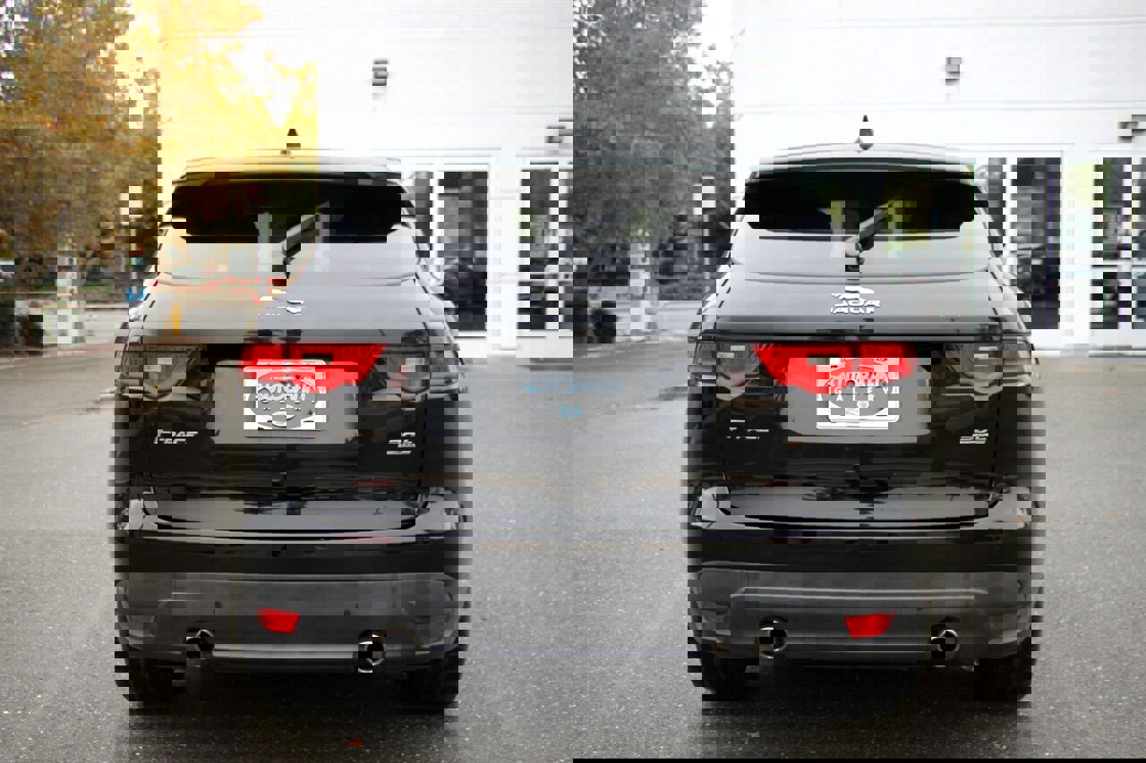 Used 2020 Jaguar F-PACE Prestige image 7