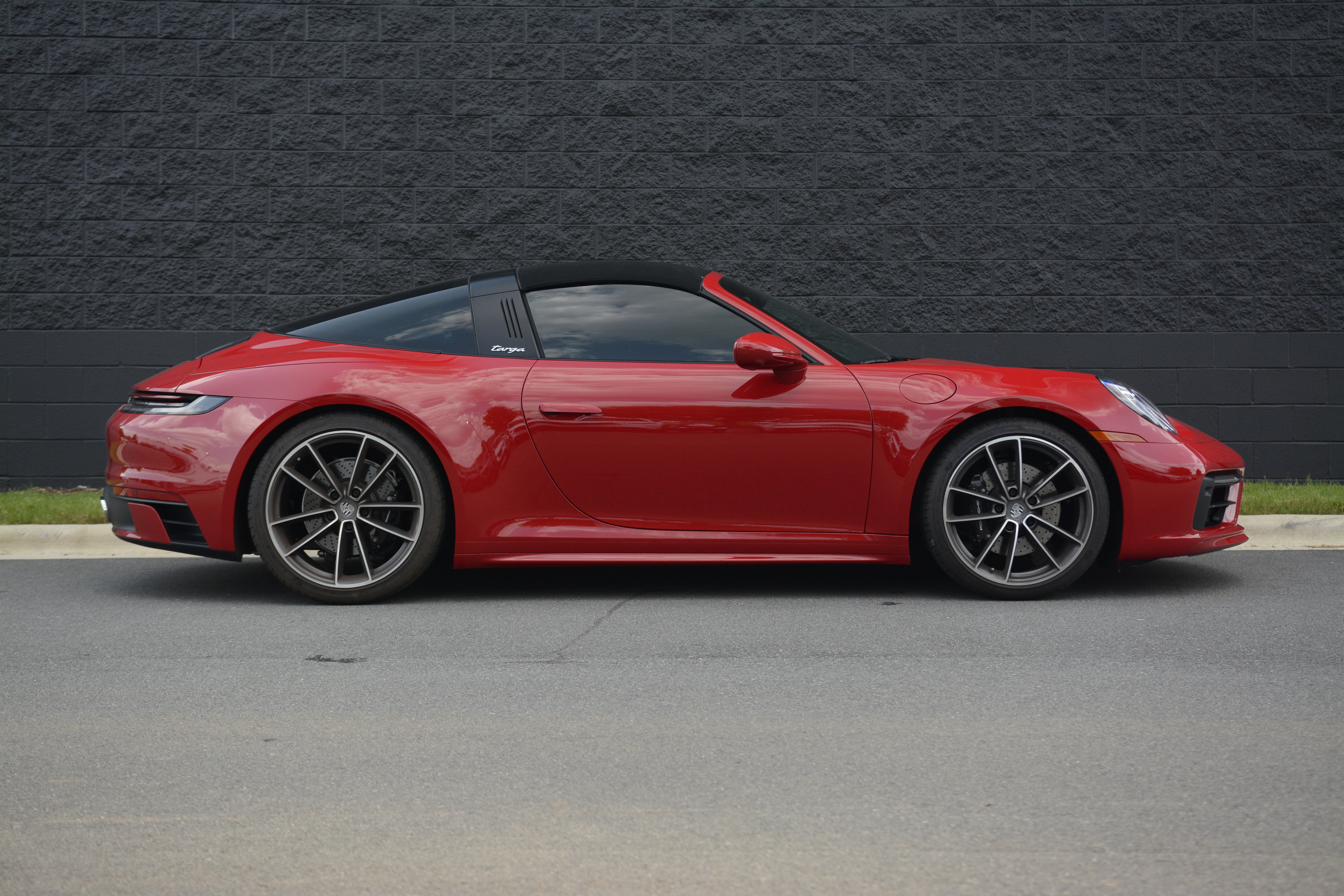 Certified 2022 Porsche 911 Targa 4S AWD/4WD image 8