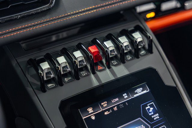 Used 2022 Lamborghini Huracan EVO RWD image 42