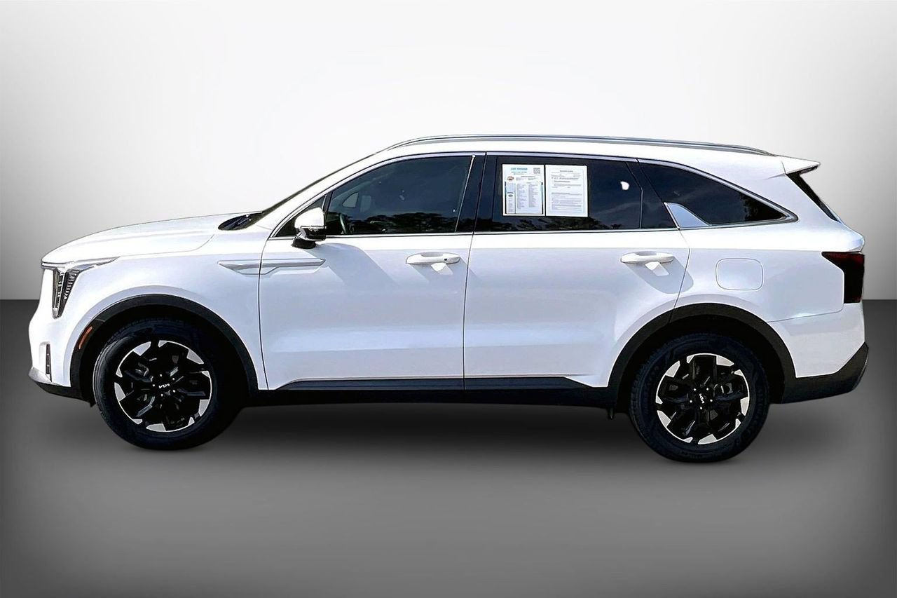 Used 2025 Kia Sorento S w/ Panoramic Sunroof Package FWD image 5