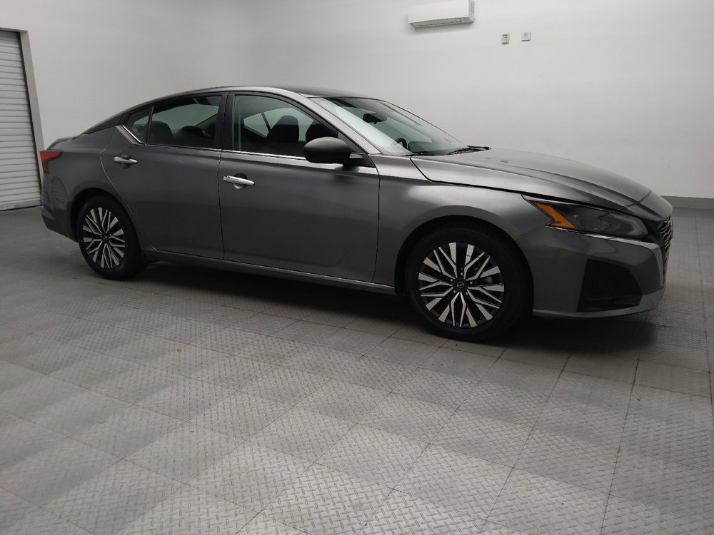 Used 2024 Nissan Altima 2.5 SV image 11