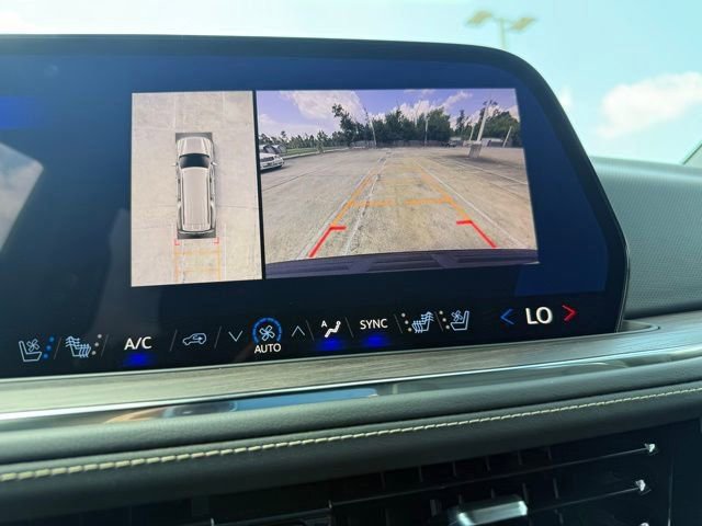 New 2025 Chevrolet Suburban Premier image 29