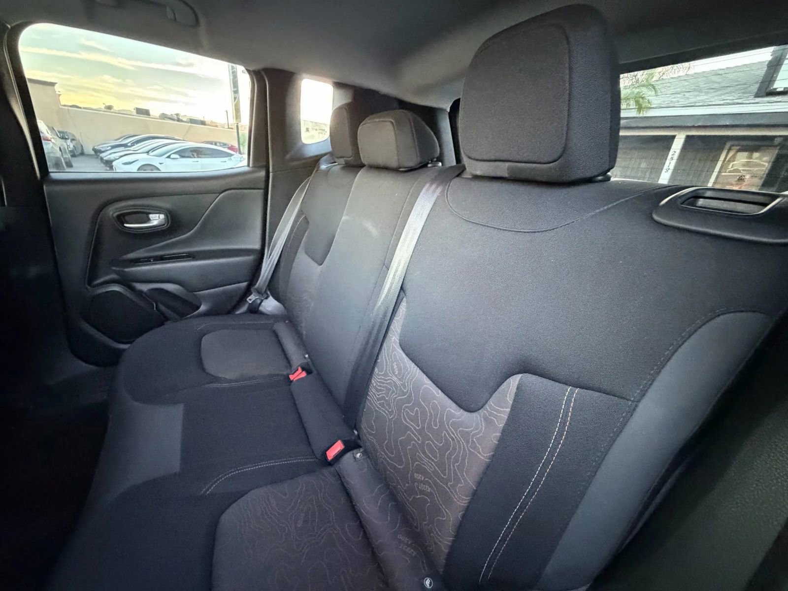 Used 2023 Jeep Renegade Latitude image 23