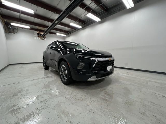 Certified 2025 Chevrolet Blazer LT image 2