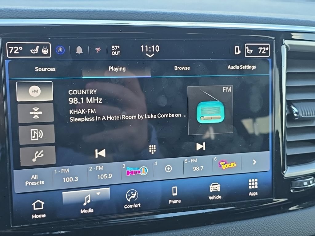 Used 2025 Chrysler Pacifica Select FWD image 14