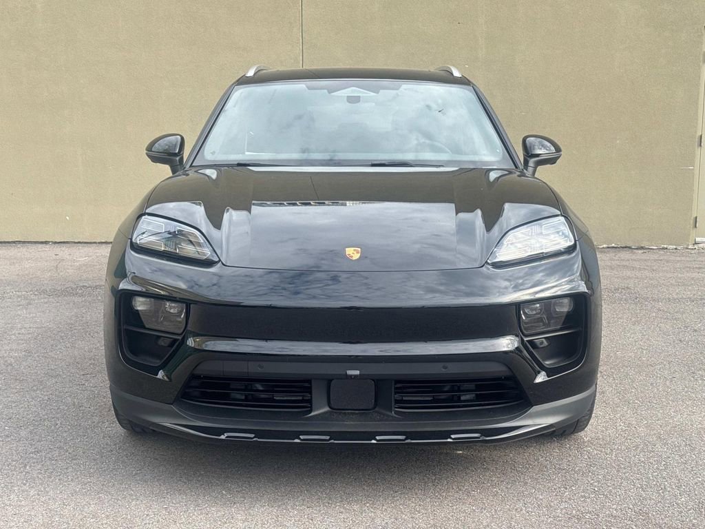 New 2025 Porsche Macan 4S Electric image 4