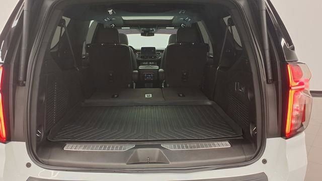 Used 2024 Chevrolet Suburban RST w/ Luxury Package image 23
