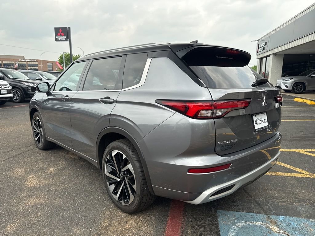 Used 2023 Mitsubishi Outlander SEL FWD image 10