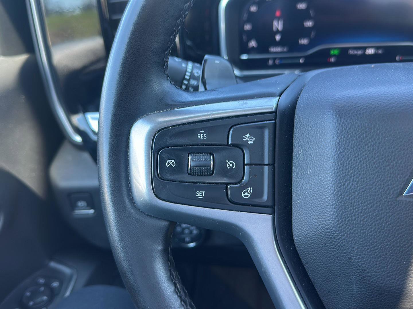 Used 2024 Chevrolet Silverado 1500 LTZ w/ LTZ Premium Package image 18