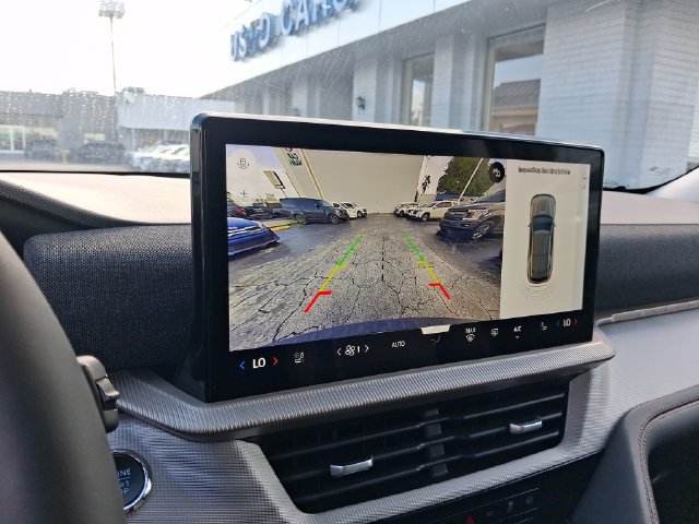 Used 2025 Ford Explorer Active w/ Active Comfort Package RWD image 21