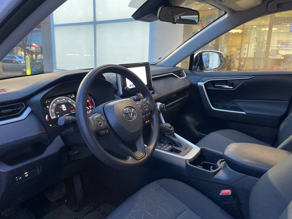 Used 2025 Toyota RAV4 XLE image 15