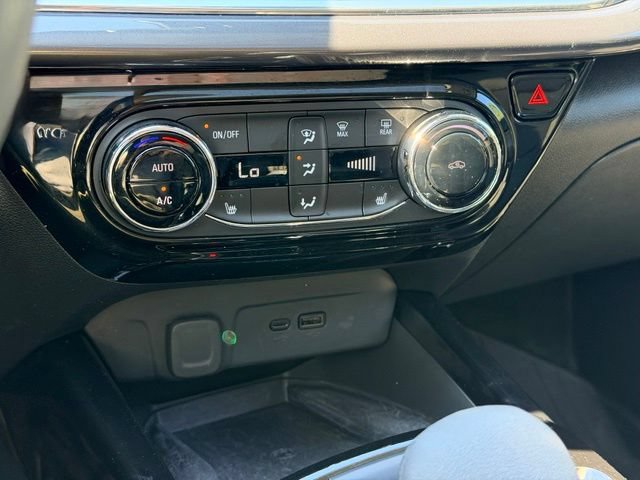 Used 2024 Chevrolet Trax ACTIV w/ Sunroof Package FWD image 16