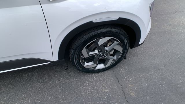 Certified 2023 Hyundai Venue Limited w/ Cargo Package FWD image 24