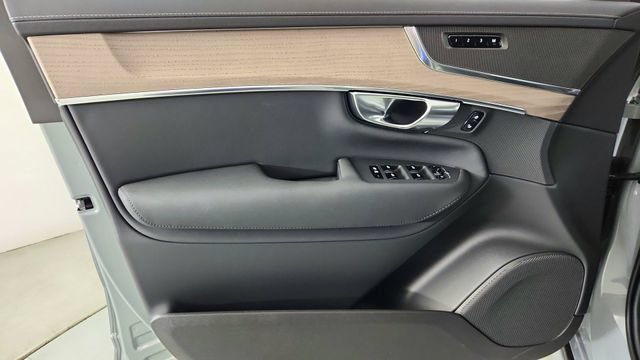 New 2026 Volvo XC90 B6 Plus w/ Protection Package Premier AWD/4WD image 9