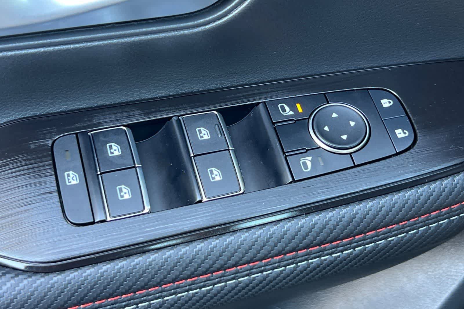 New 2026 Nissan Kicks SR AWD/4WD image 14
