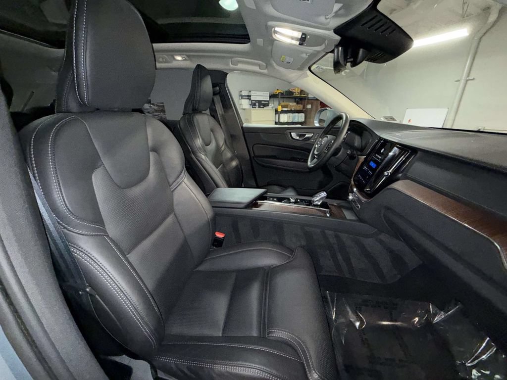 Used 2023 Volvo XC60 B5 Ultimate w/ Climate Package AWD/4WD image 14