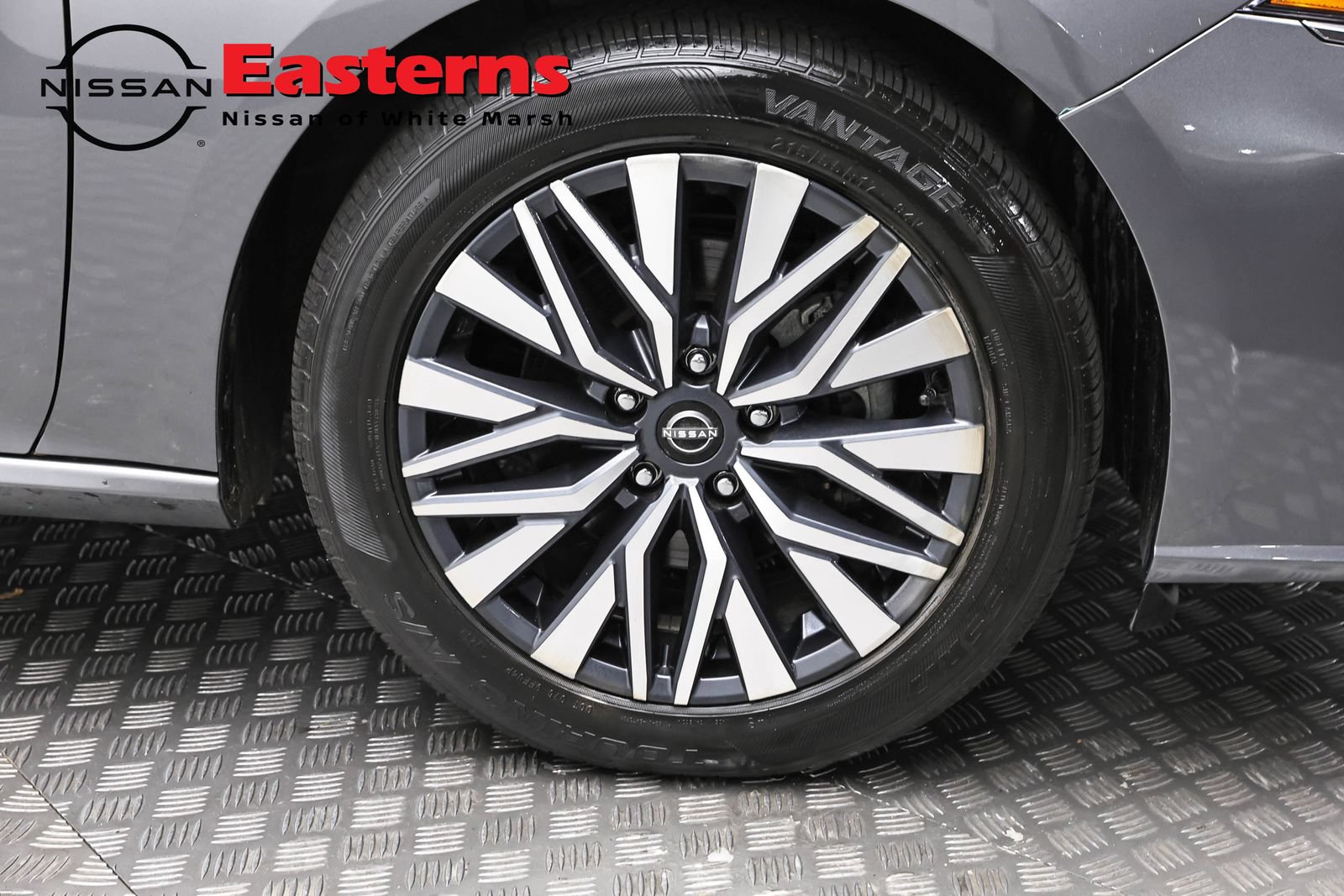 Used 2025 Nissan Altima 2.5 SV FWD image 30