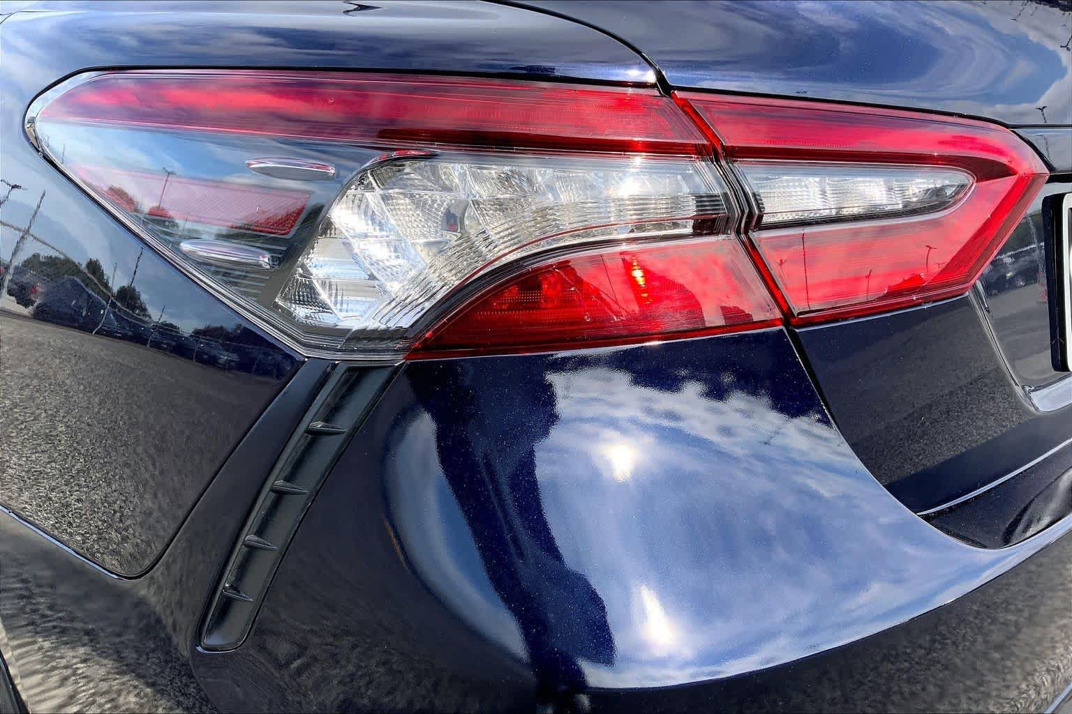 Used 2022 Toyota Camry XSE FWD image 28