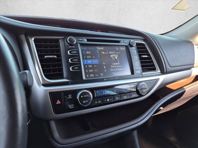 Used 2019 Toyota Highlander XLE AWD/4WD image 20